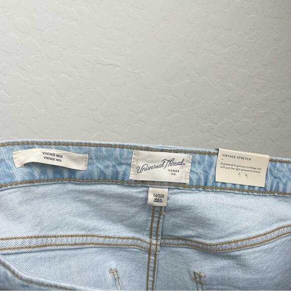 Universal Thread Vintage Midi Shorts Light Blue Cut Off Denim NWT 14 - Picture 10 of 11